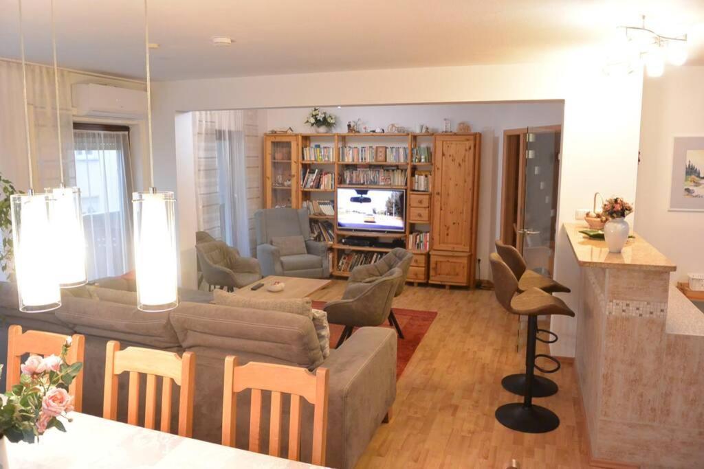 Beste Lage Im Zentrum Und Am Hofgarten 150Qm Mit Klima, 2Xbalkon, Aufzug, Familienfreundlich Bayreuth Dış mekan fotoğraf